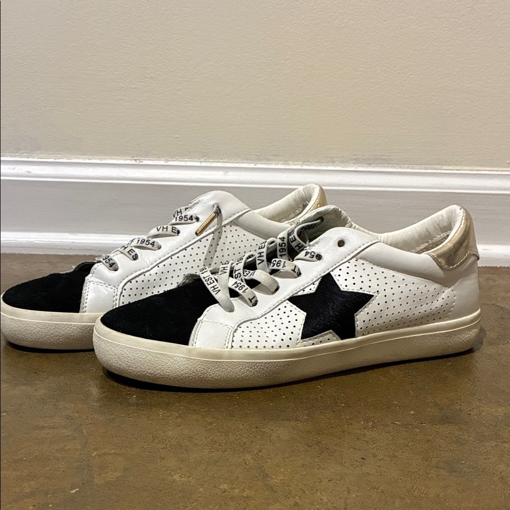 Vintage Havana Black & White Tennis Shoes - Women’s 8
